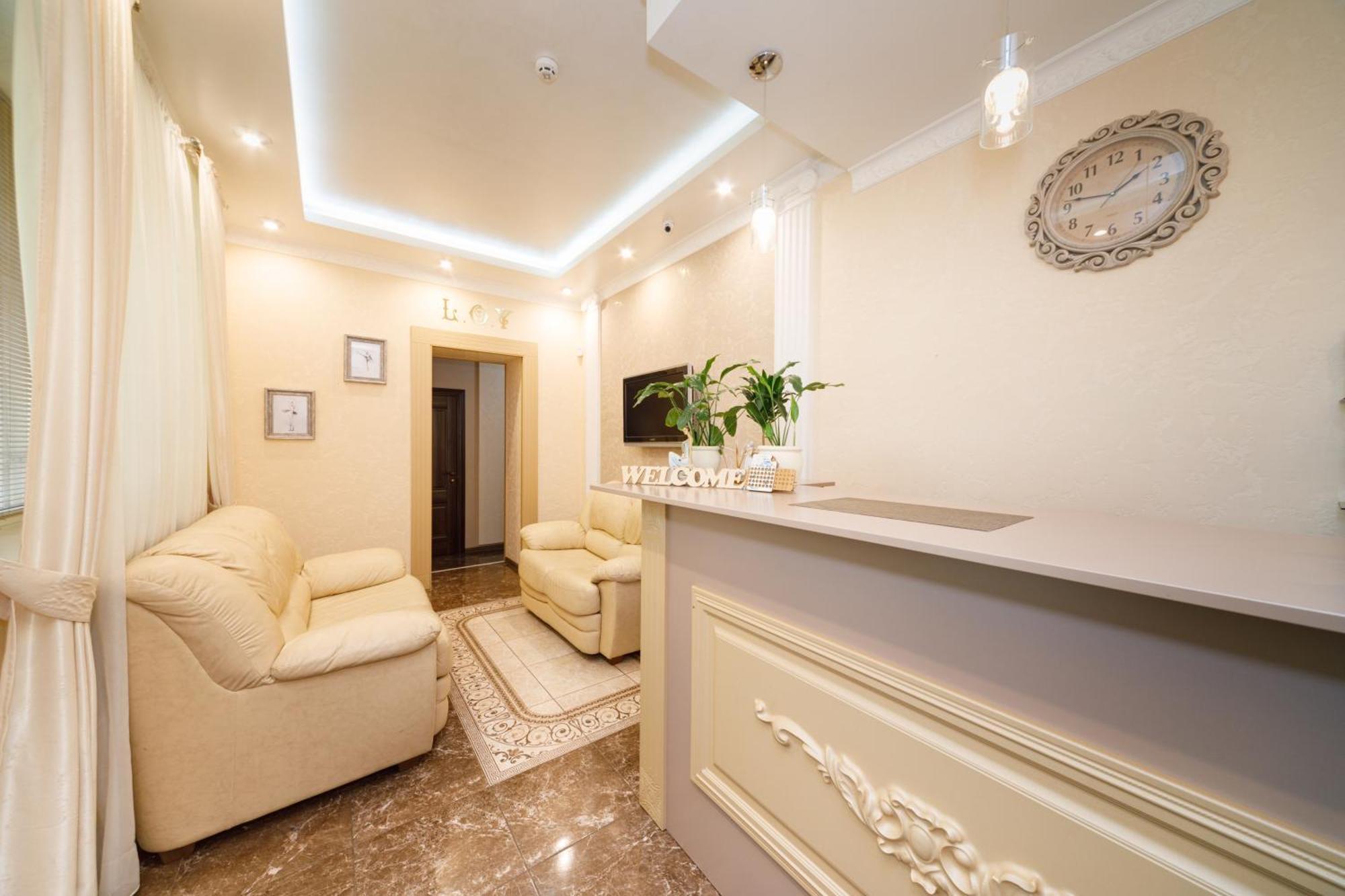 L.O.Y Family Hotel Dnipro Exterior photo