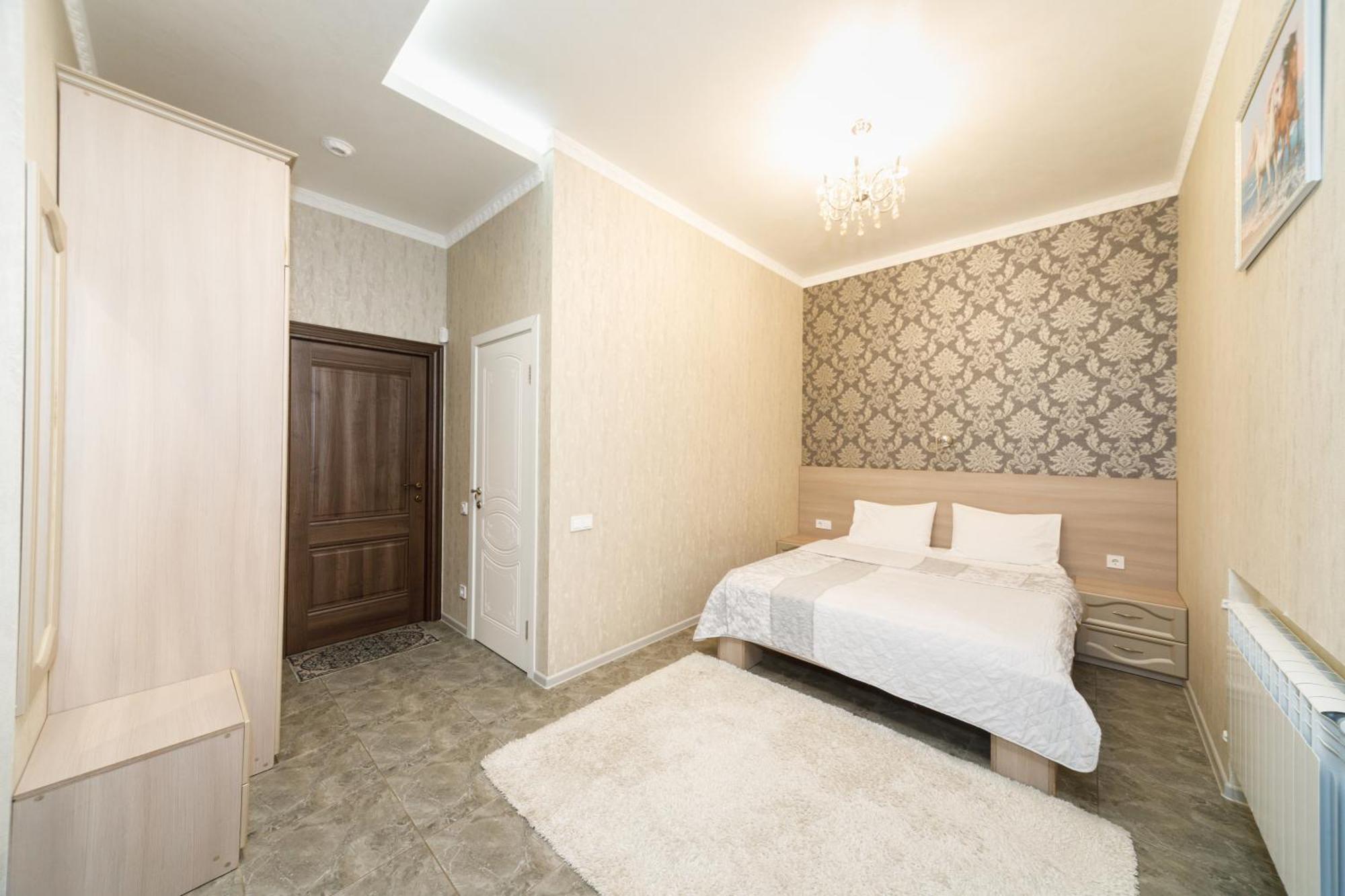 L.O.Y Family Hotel Dnipro Exterior photo