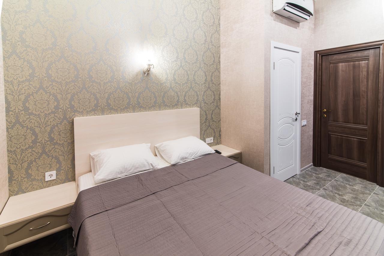 L.O.Y Family Hotel Dnipro Exterior photo