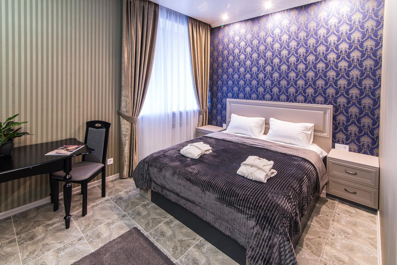 L.O.Y Family Hotel Dnipro Exterior photo