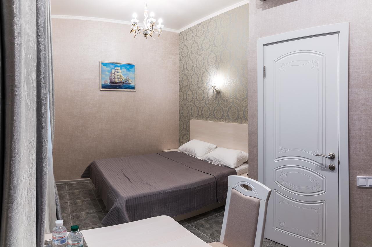 L.O.Y Family Hotel Dnipro Exterior photo