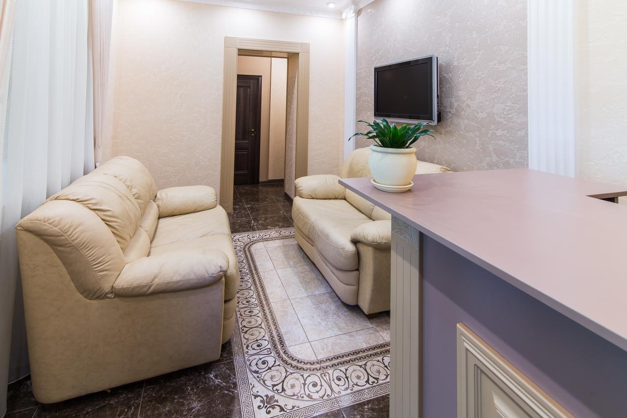 L.O.Y Family Hotel Dnipro Exterior photo
