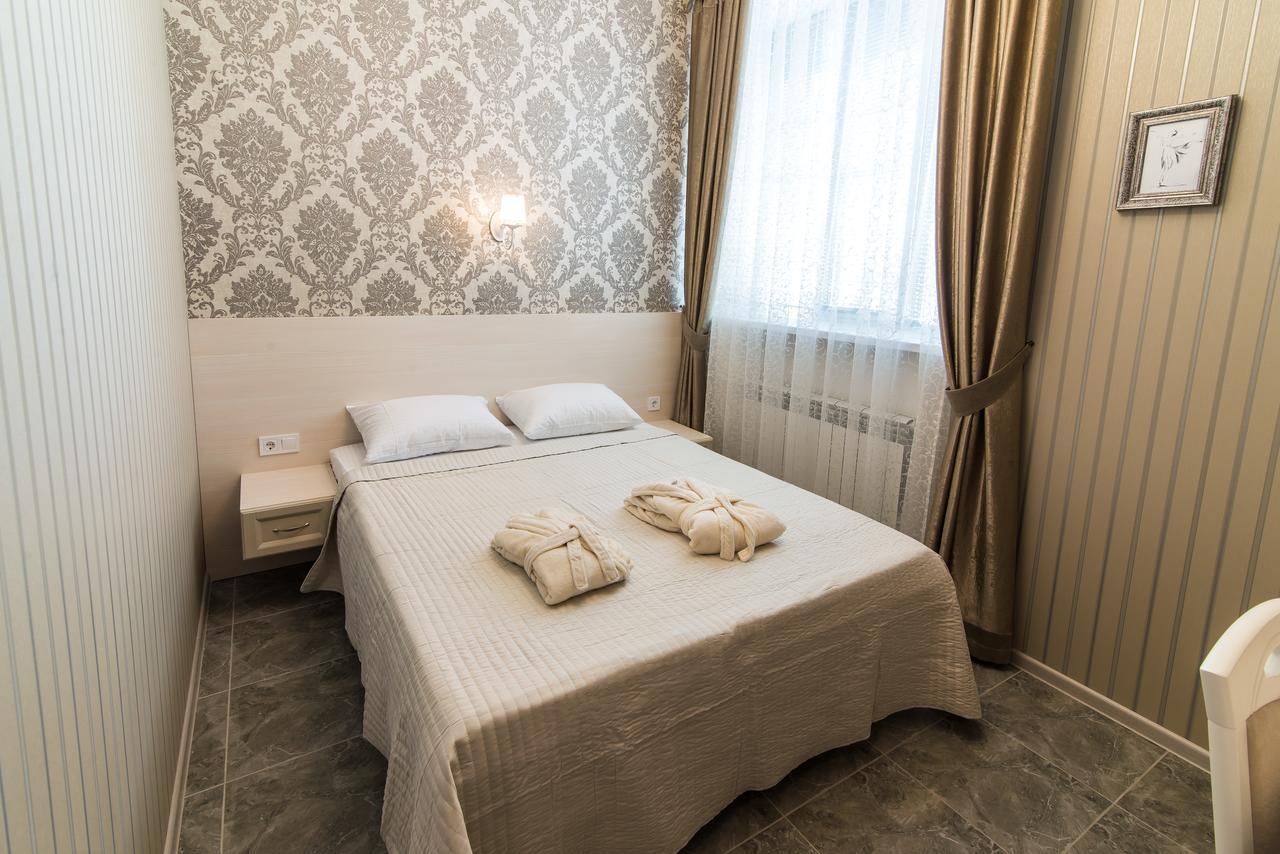 L.O.Y Family Hotel Dnipro Exterior photo